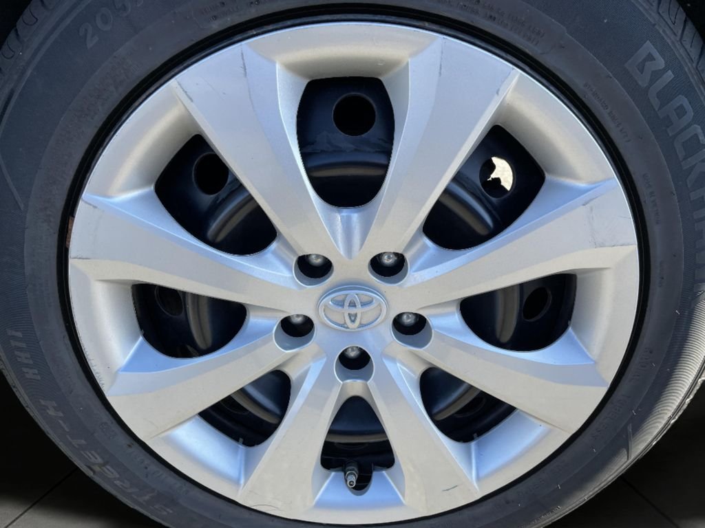 2022 Toyota Corolla LE - Photo 27
