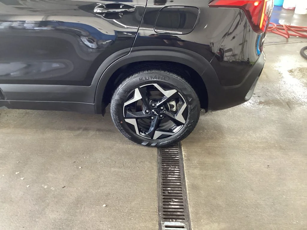 Used 2025 Black Kia S image 21
