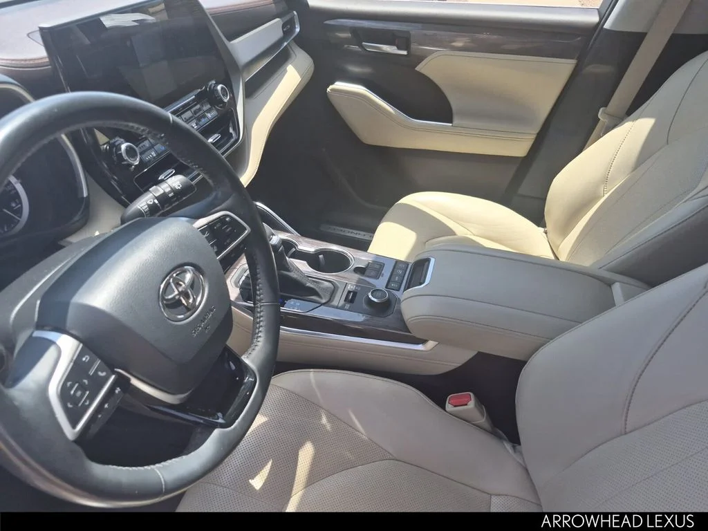 Used 2022 Gold Toyota Limited image 11