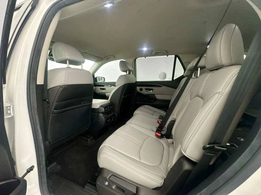 Used 2025  Honda EX-L image 24