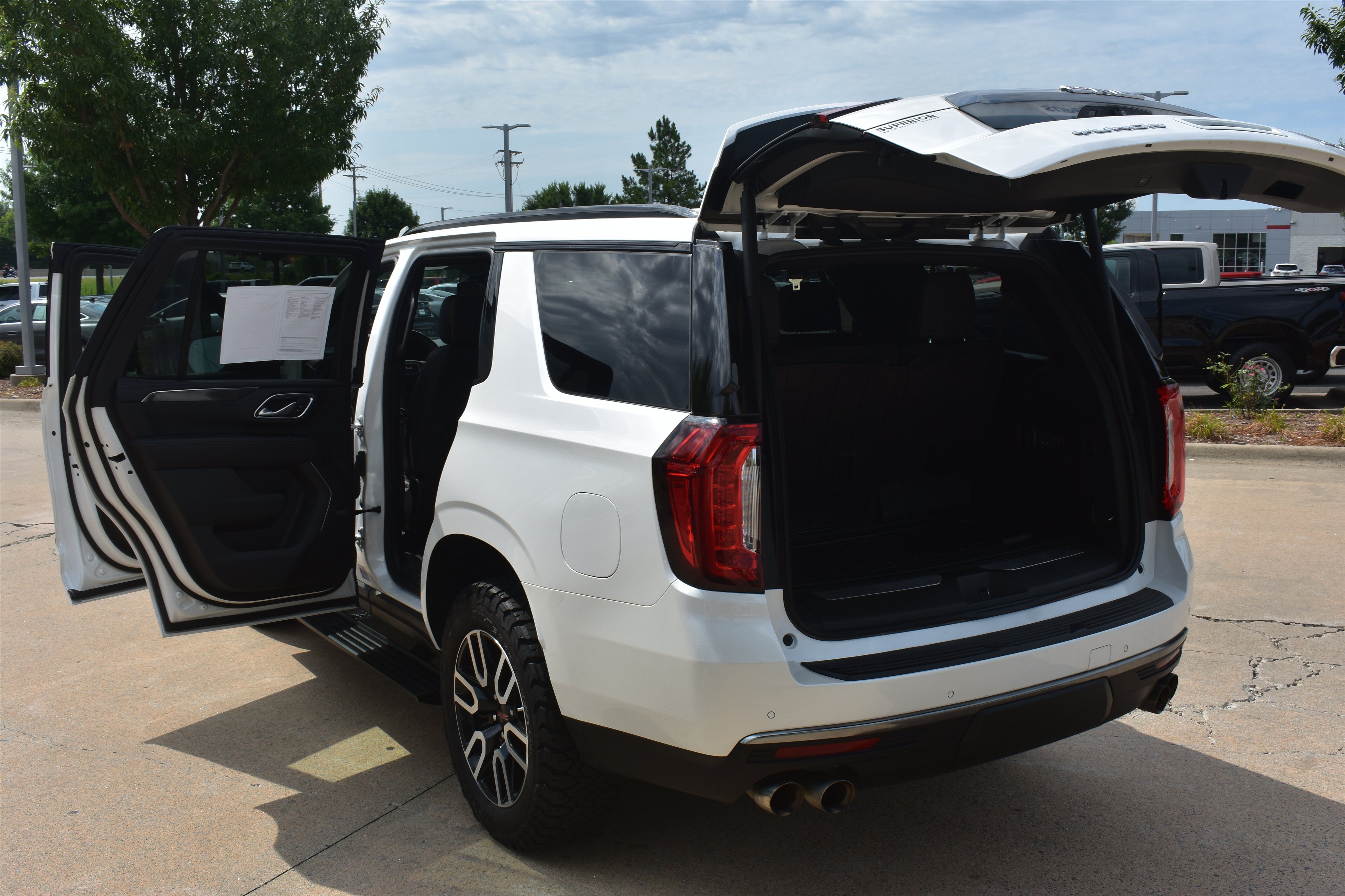 2024 GMC Yukon AT4 - Photo 18