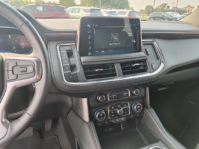 Used 2024 Black Chevrolet Z71 image 20