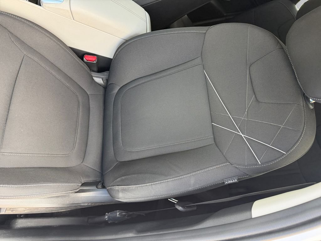 Used 2022 Gray Hyundai SEL image 8