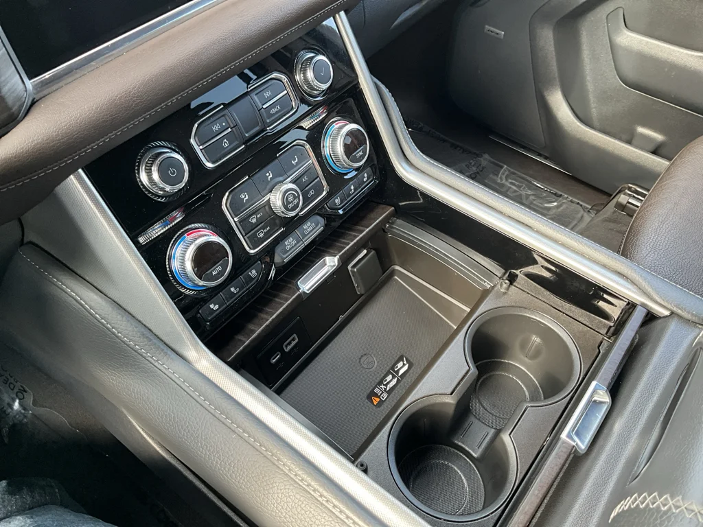2022 GMC Yukon Denali - Photo 24