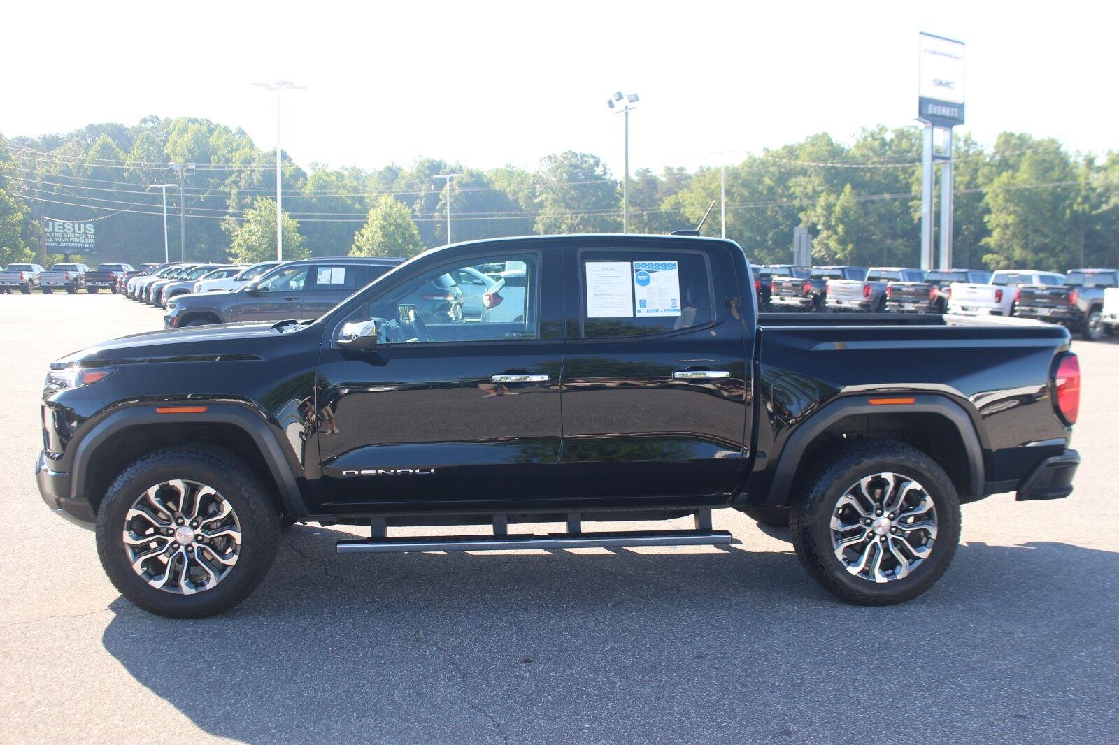 Used 2024 Onyx Black GMC Denali image 4