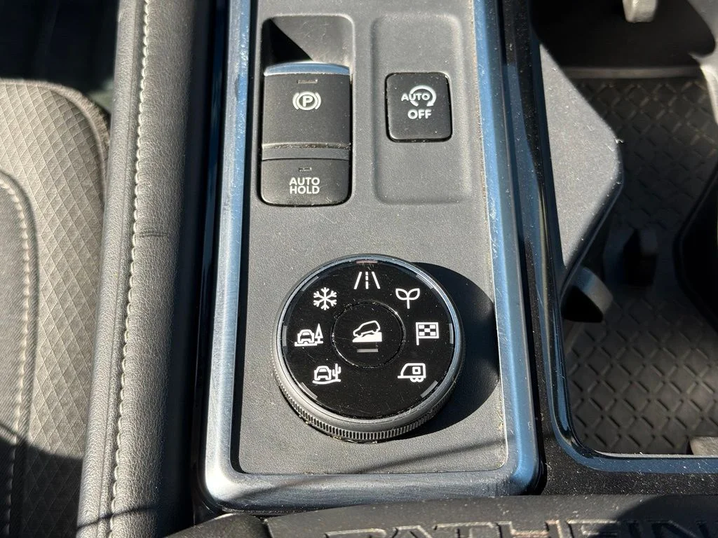 Used 2024 Gray Nissan SV image 28