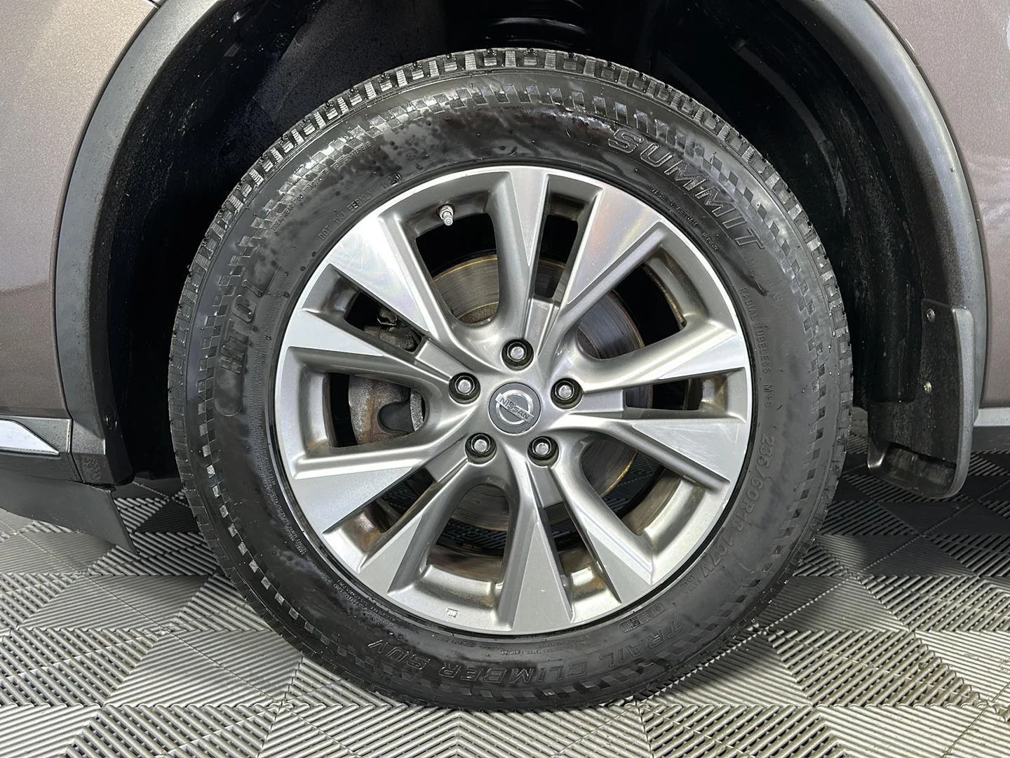 Used 2018 Java Metallic Nissan S image 12