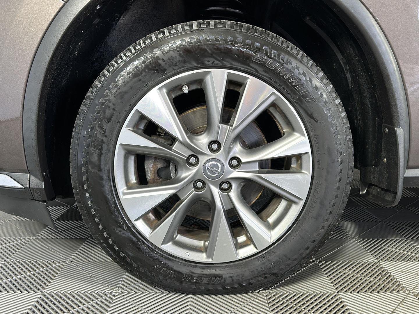 Used 2018 Java Metallic Nissan S image 12