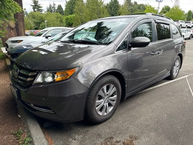 Used 2017 Modern Steel Metallic Honda SE image 2