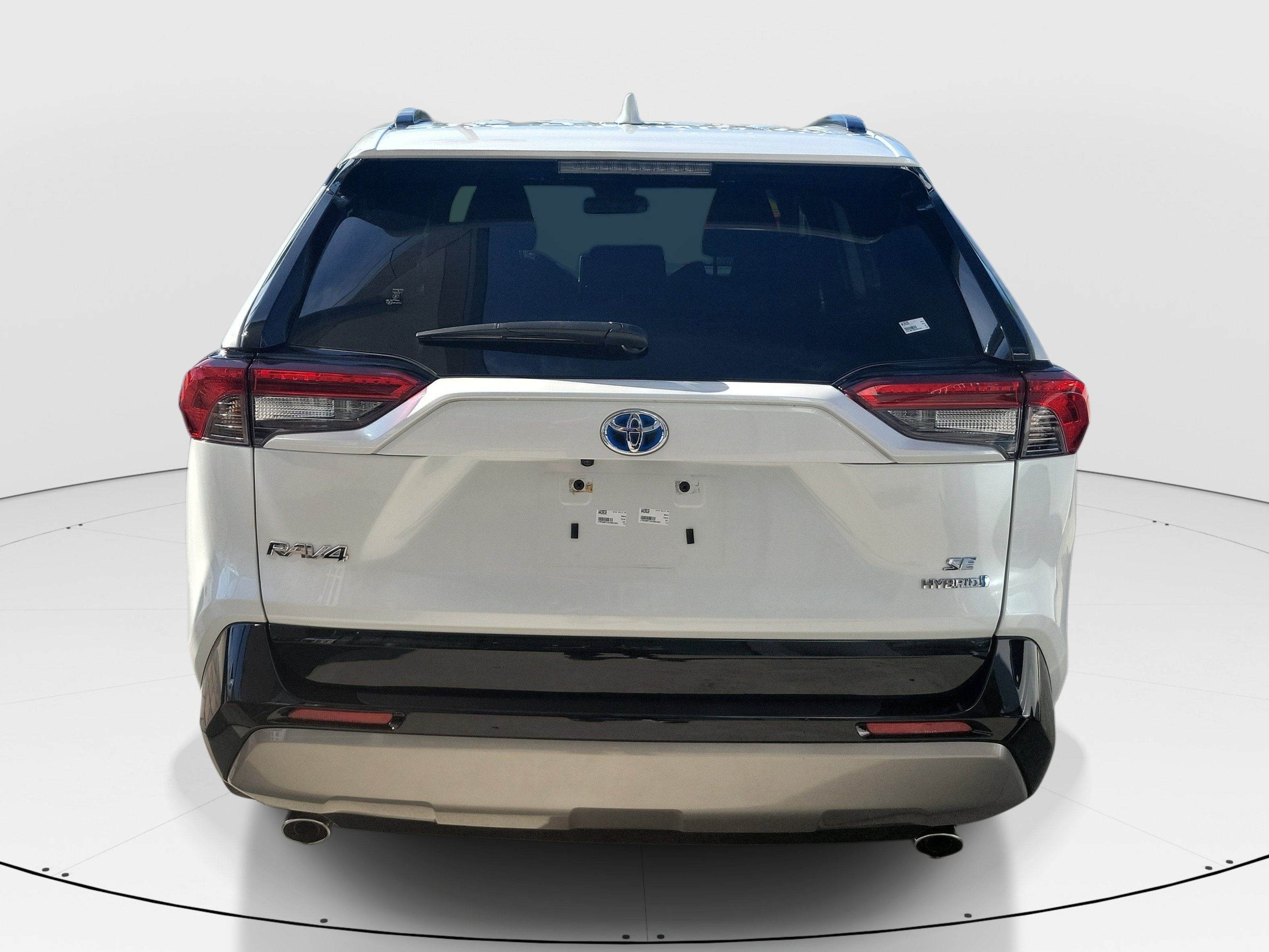 Certified Used 2024 Pearl Toyota SE image 6