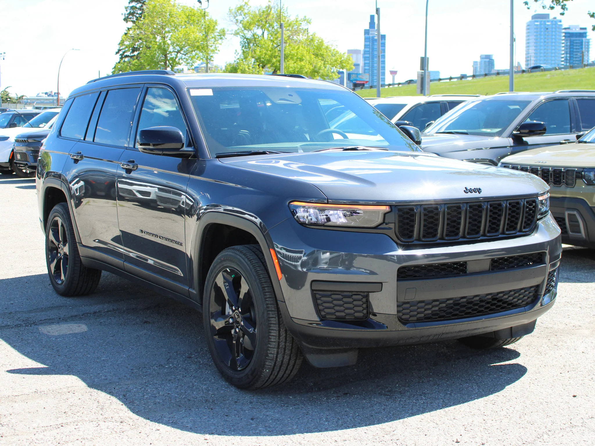 New 2025 Grey Jeep Altitude* image 6