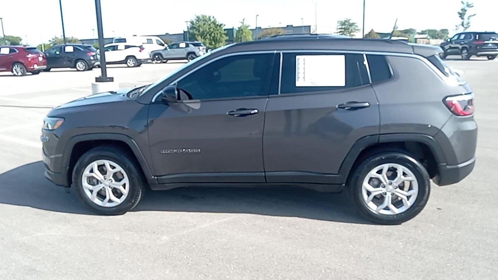 Used 2024 Gray Jeep Latitude 4x4 image 5