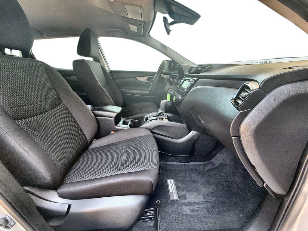 Used 2020 Silver Nissan S FWD Xtronic CVT image 29
