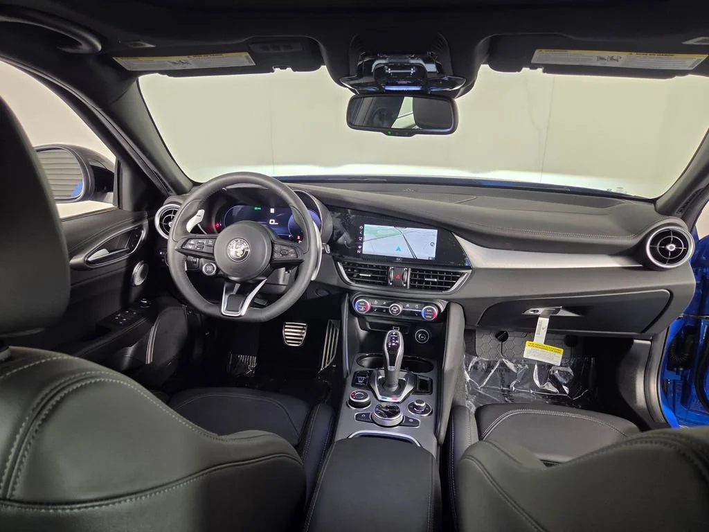 2025 Alfa Romeo Giulia Base - Photo 22