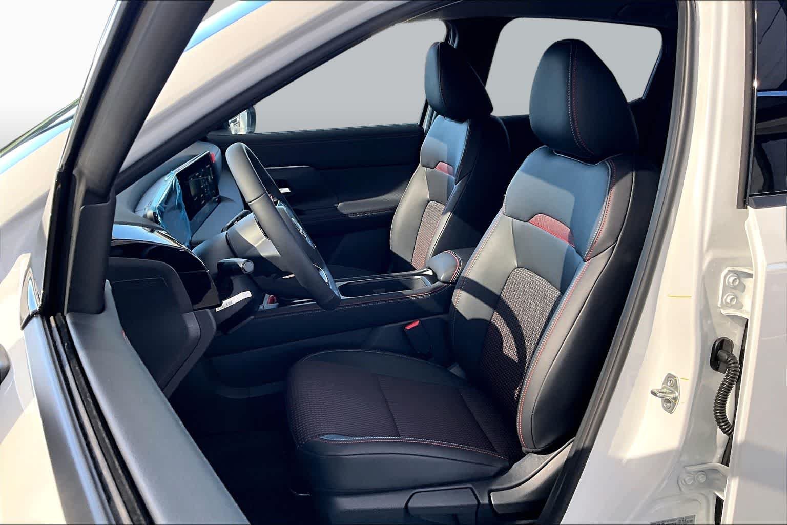 2026 Nissan KICKS SR - Photo 15