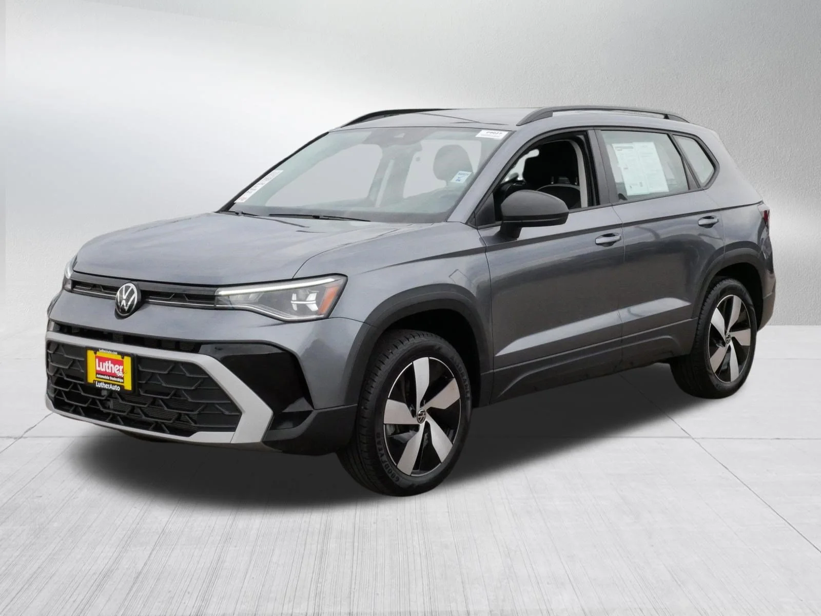 Used 2025 Platinum Gray Metallic Volkswagen S image 3