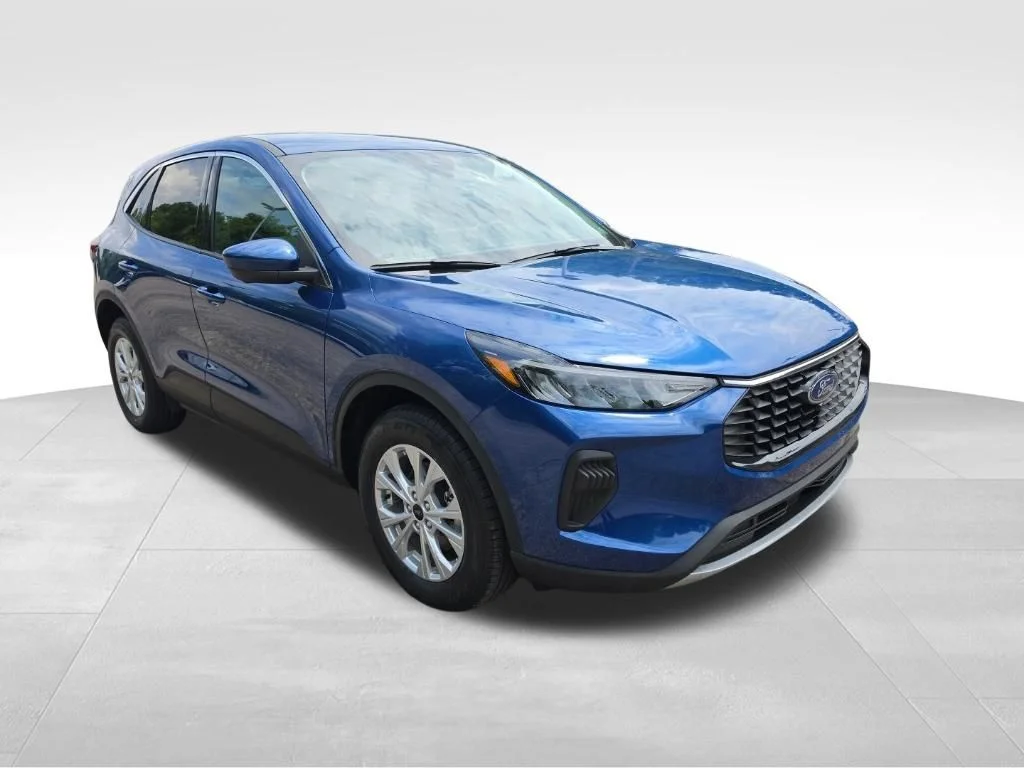 Used 2023 Blue Ford Active image 3