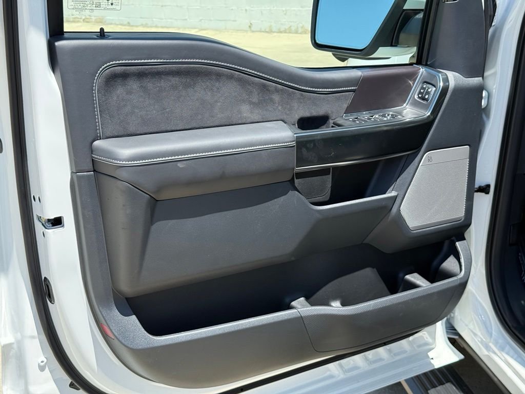 New 2026 Star White Metallic Tri-Coat Ford Platinum® image 13
