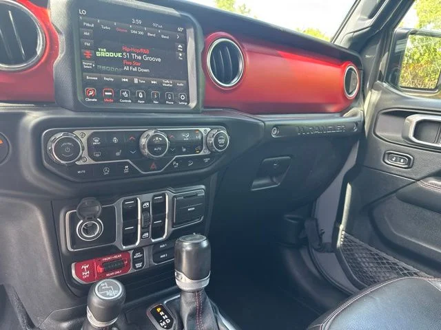 Certified Used 2021 Gray Jeep Unlimited Rubicon image 10