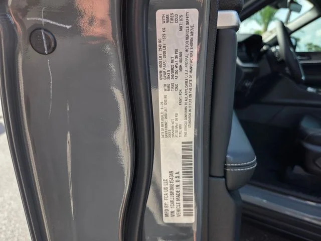 New 2027 Sting-Gray Clearcoat Jeep Limited image 20