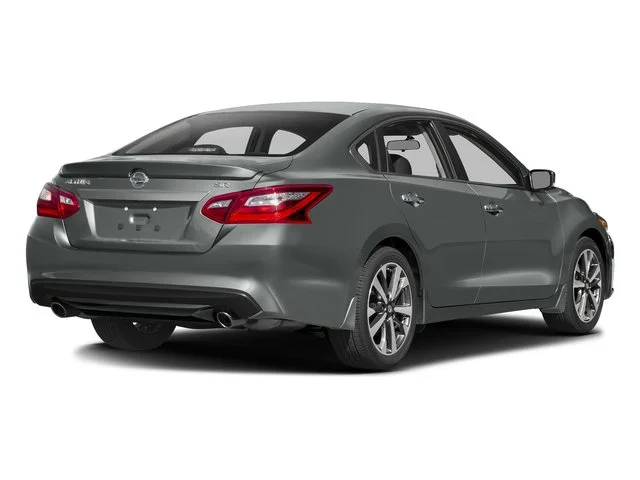 Used 2016 Gun Metallic Nissan 2.5 SR image 2