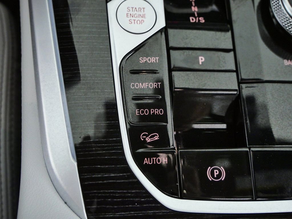 New 2026 Alpine White BMW xDrive40i image 42
