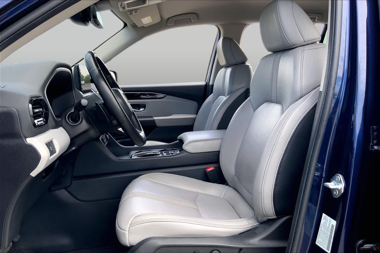Used 2024 Obsidian Blue Pearl Honda EX-L 8 Passenger image 8
