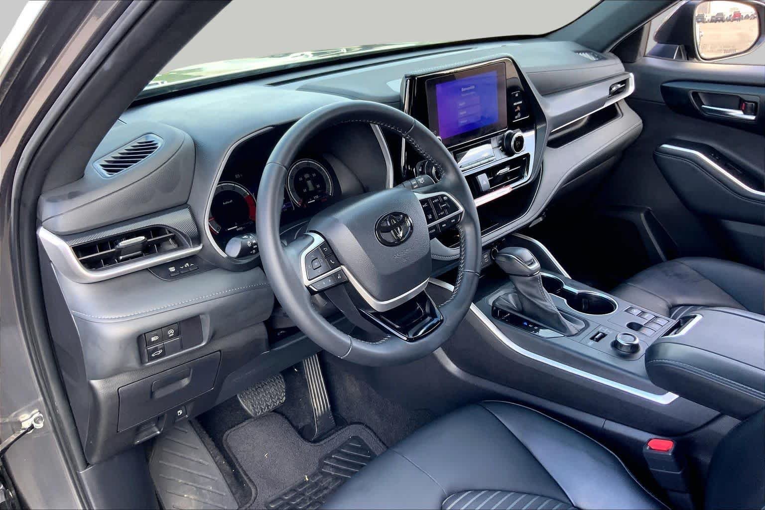 Used 2025 Magnetic Gray Metallic Toyota XSE image 17