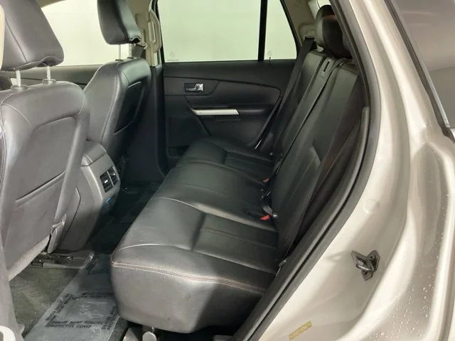 Used 2011 White Platinum Clearcoat Metallic Ford Limited image 26