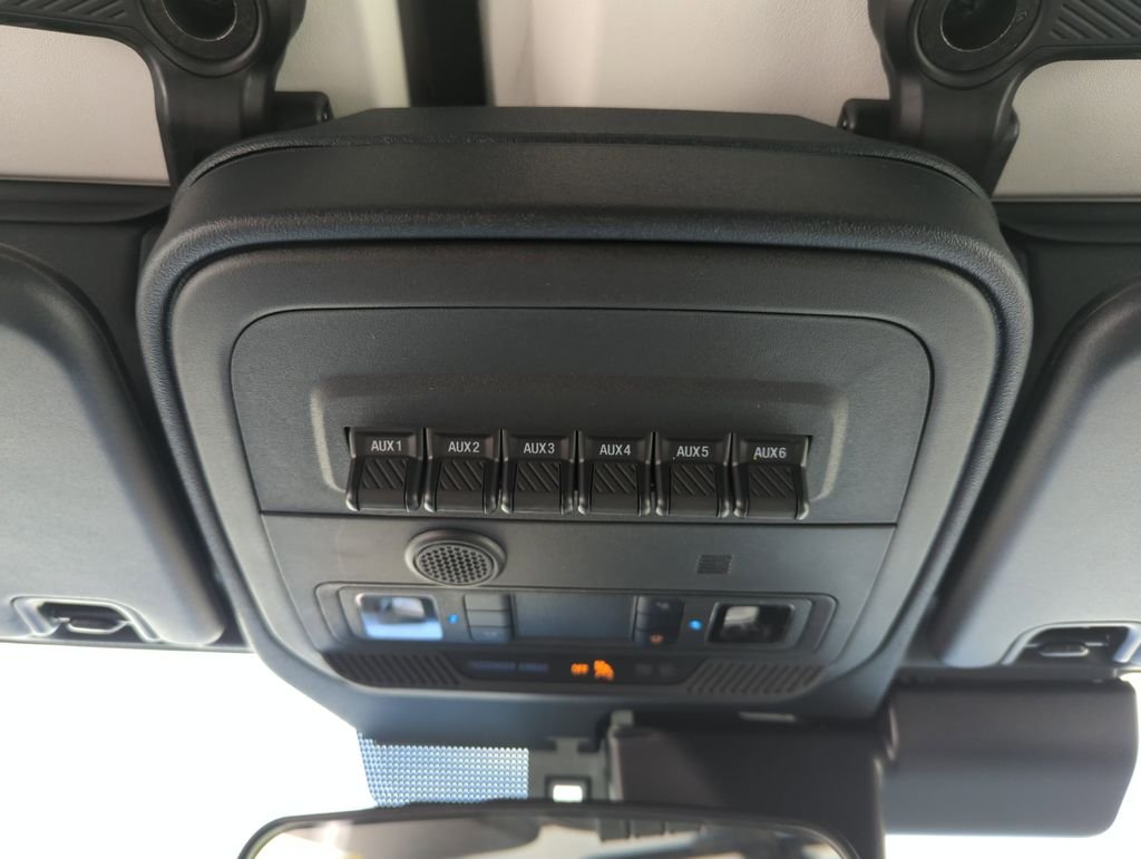 New 2026 Velocity Blue Metallic Ford Badlands® image 29