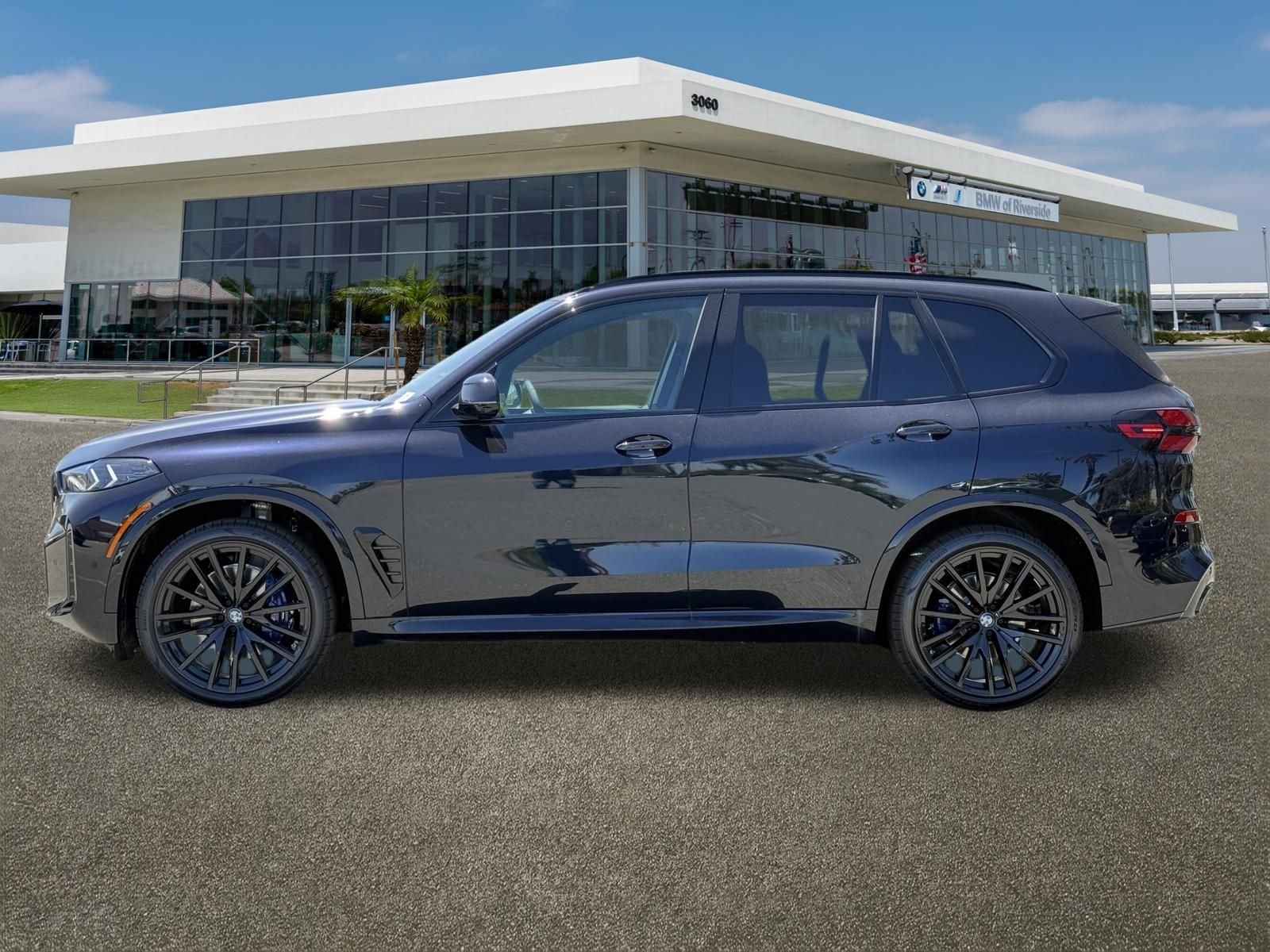 New 2026 Carbon Black Metallic BMW sDrive40i image 6