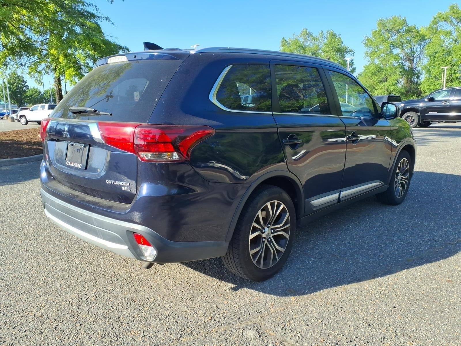 Used 2017 Cosmic Blue Metallic Mitsubishi SEL image 6