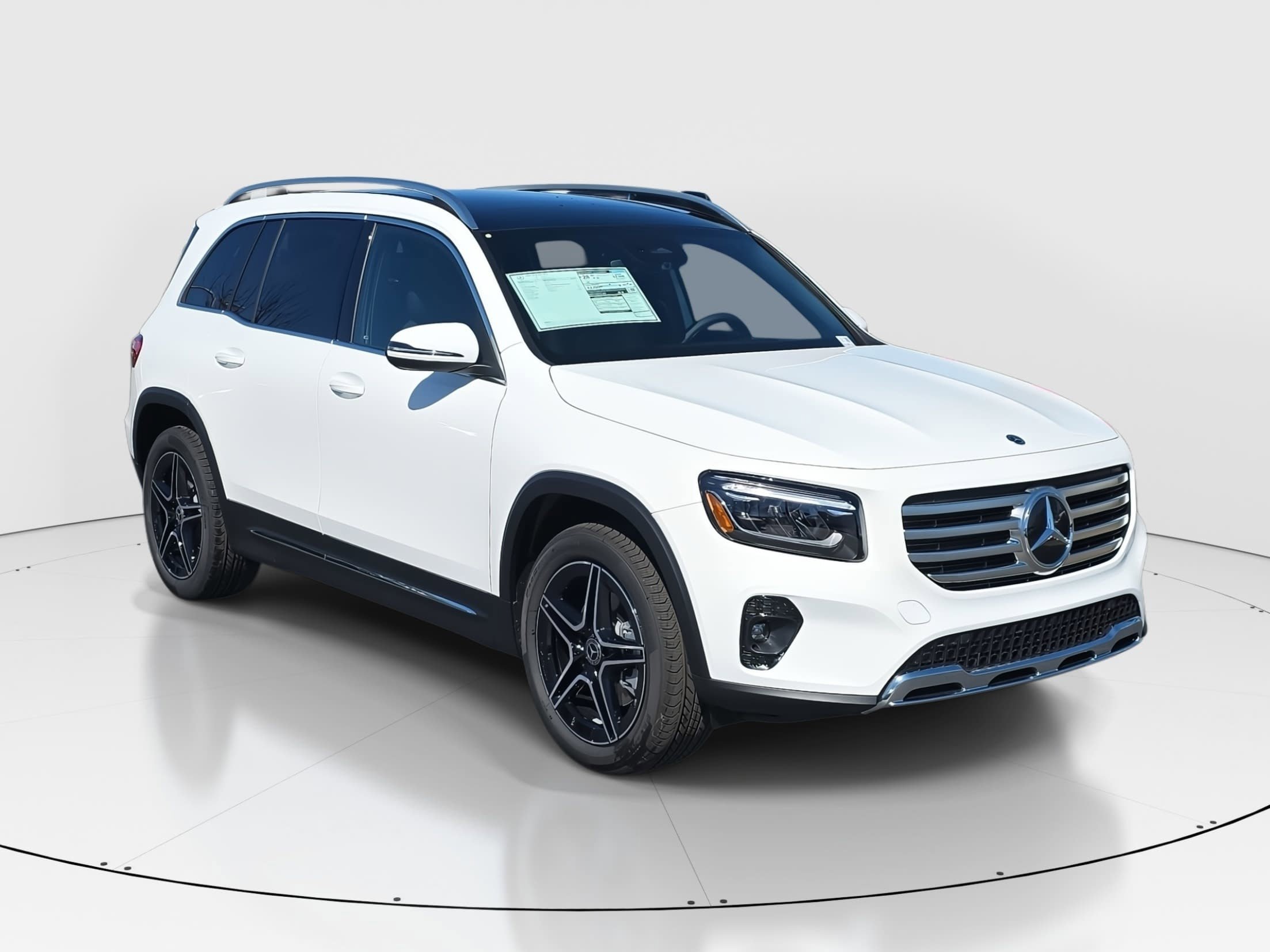 New 2026 Polar White Mercedes-Benz GLB250 image 3