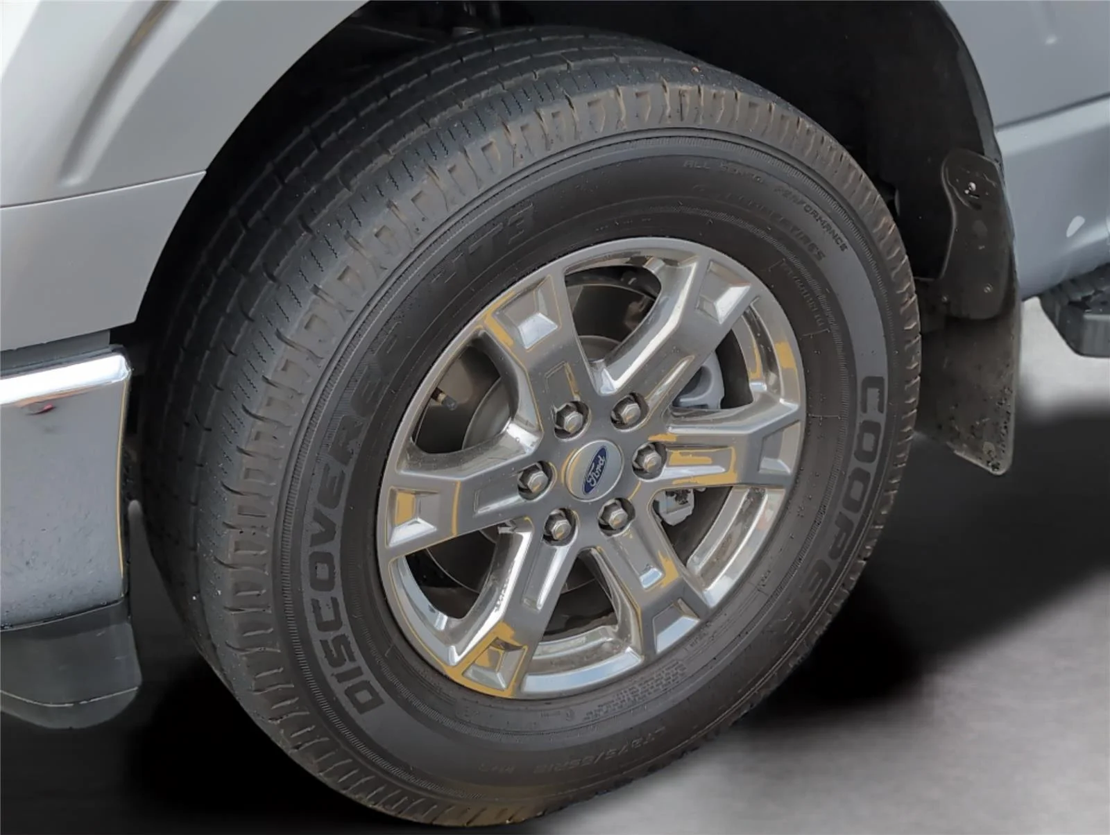 Used 2023 Iconic Silver Ford LARIAT image 36