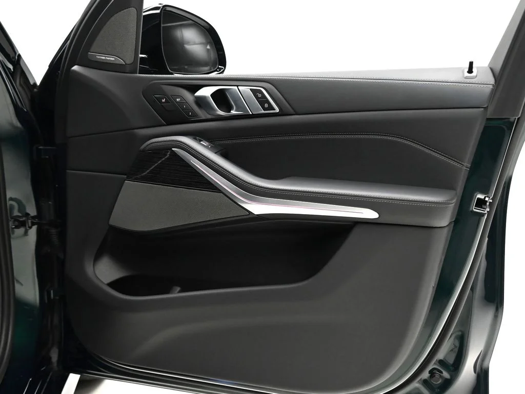 Used 2025 ALPINA Green Metallic BMW ALPINA XB7 image 26