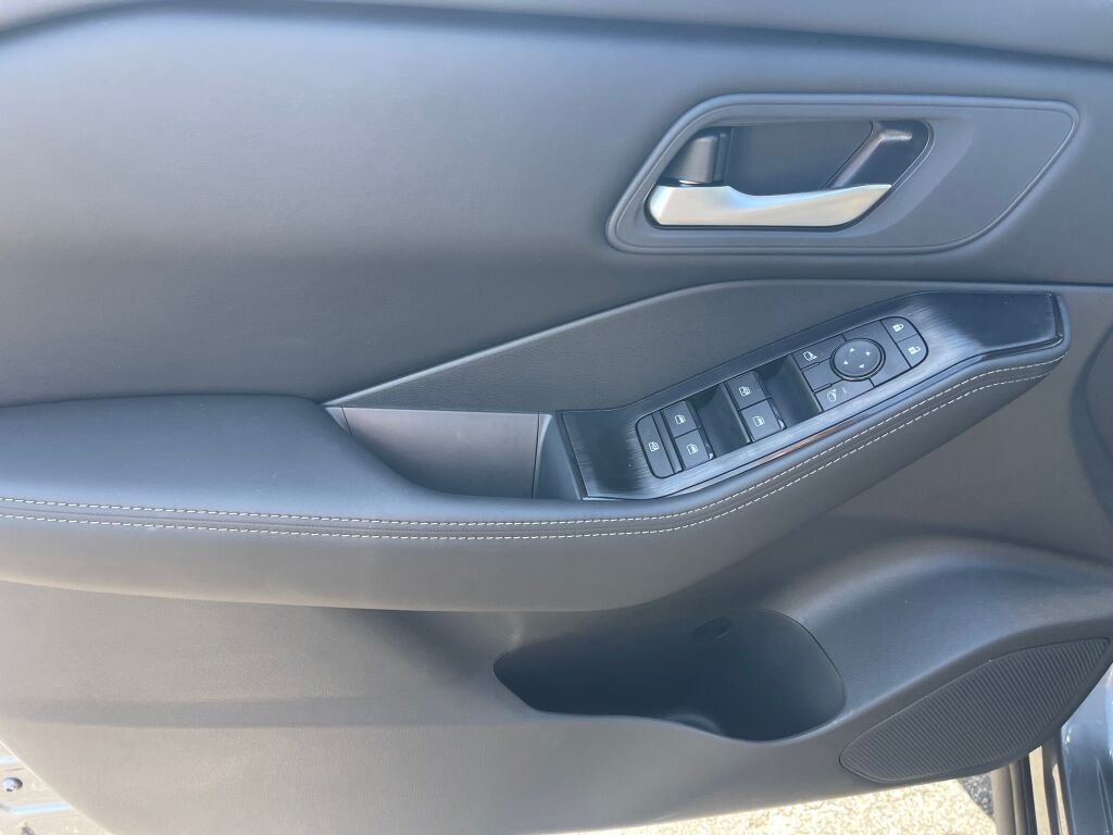 New 2026 Gun Metallic Nissan SV image 7