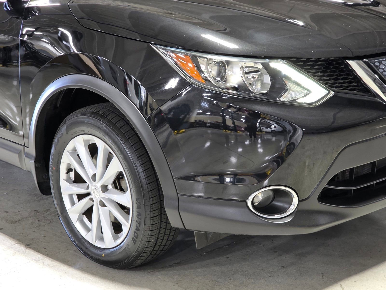 Used 2018  Nissan SV image 10