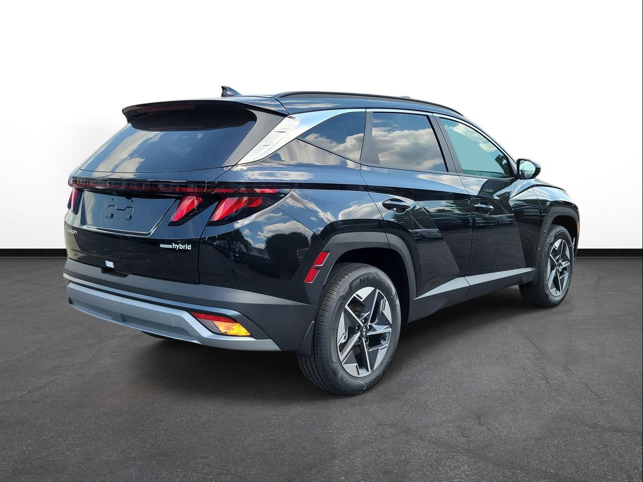New 2026 Ash Black Hyundai SEL AWD image 4