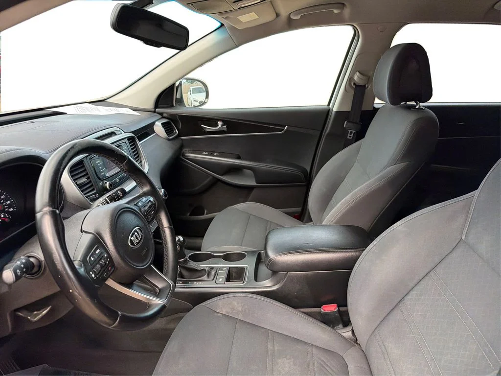 Used 2016 Snow White Pearl Kia LX image 10