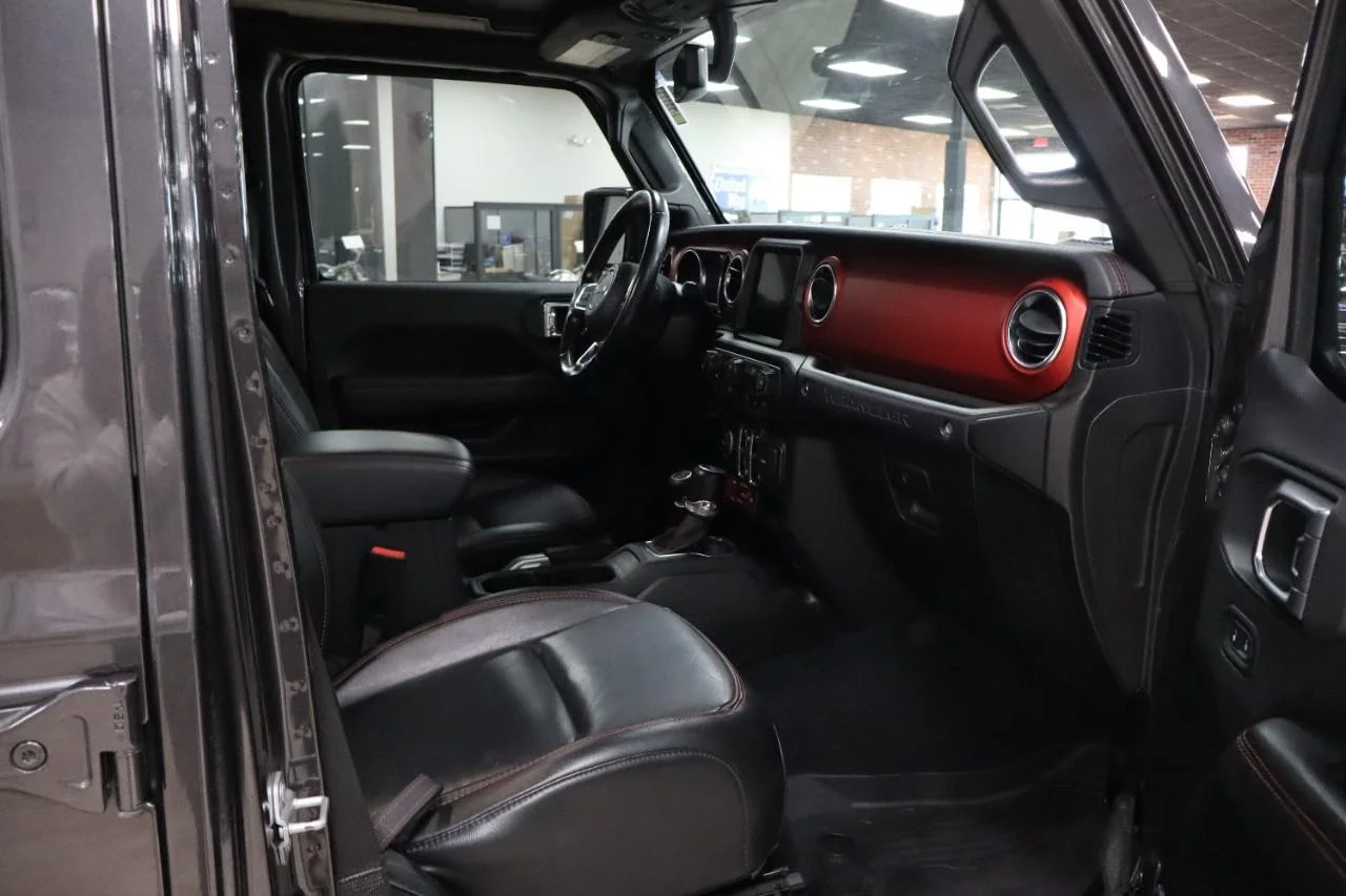Used 2020 Granite Crystal Metallic Clear Coat Jeep Rubicon image 27
