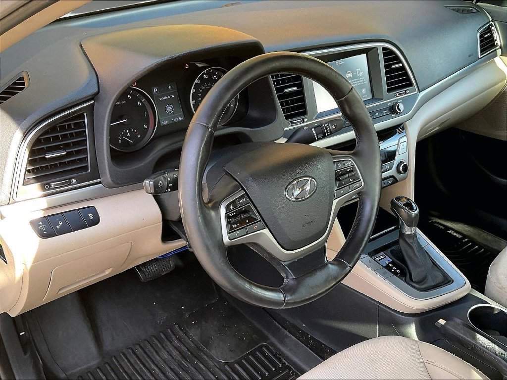 Used 2017 Beige Hyundai SE image 8