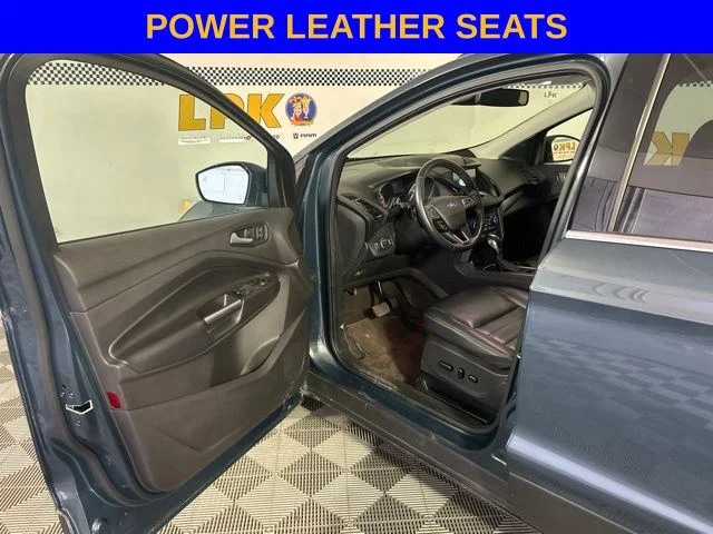 Used 2019 Sea Green Ford SEL image 3