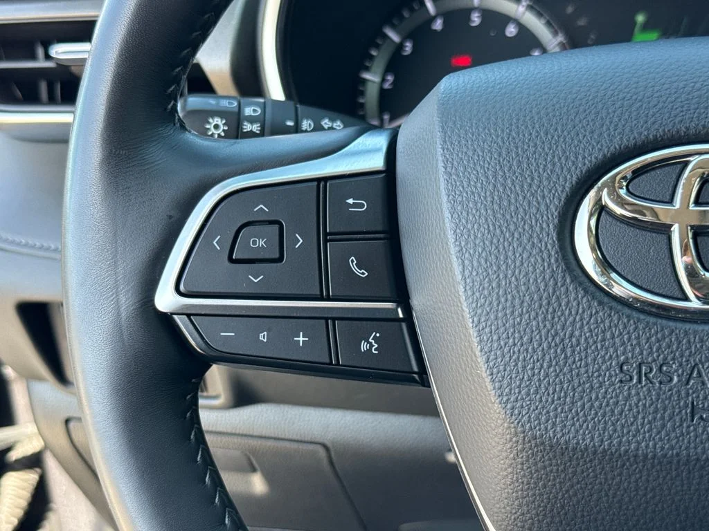 Used 2020 Gray Toyota Limited image 15