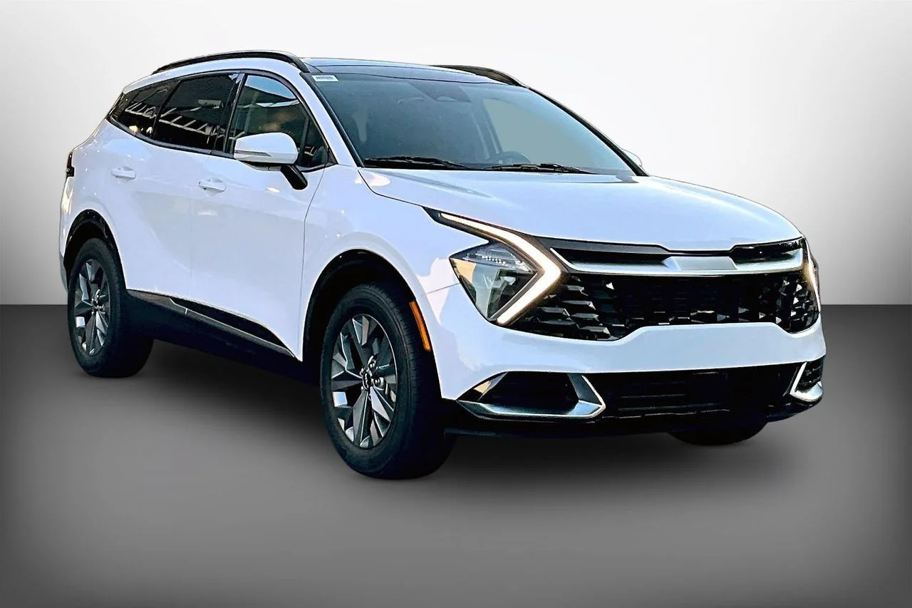 Certified Used 2023 White Kia SX image 1