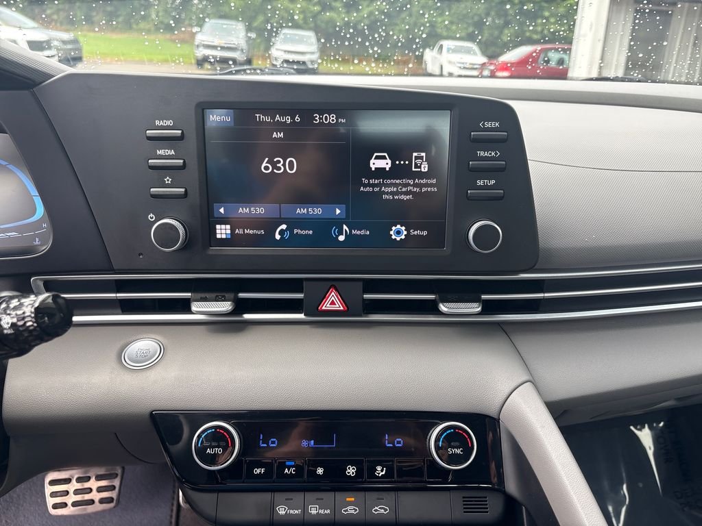 Used 2025 Silver Hyundai SEL Sport image 20