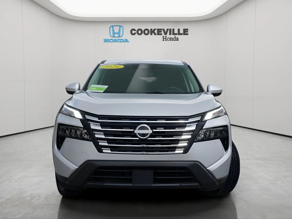 Used 2024 Brilliant Silver Metallic Nissan SV image 4