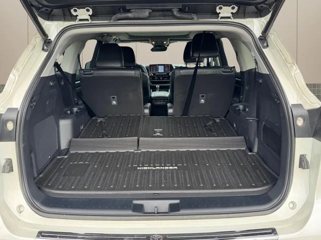 Used 2021 White Toyota Platinum image 16