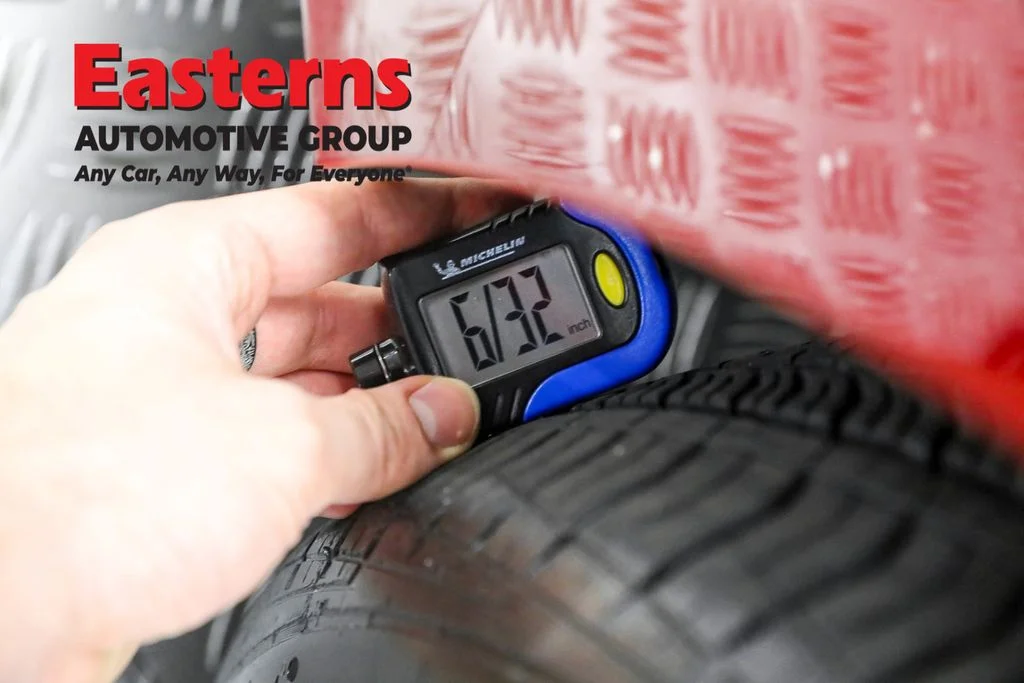 Used 2022 Red Nissan 2.5 SV image 24