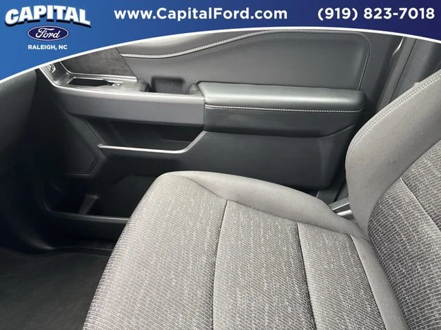 Used 2025 Silver Ford XLT image 28