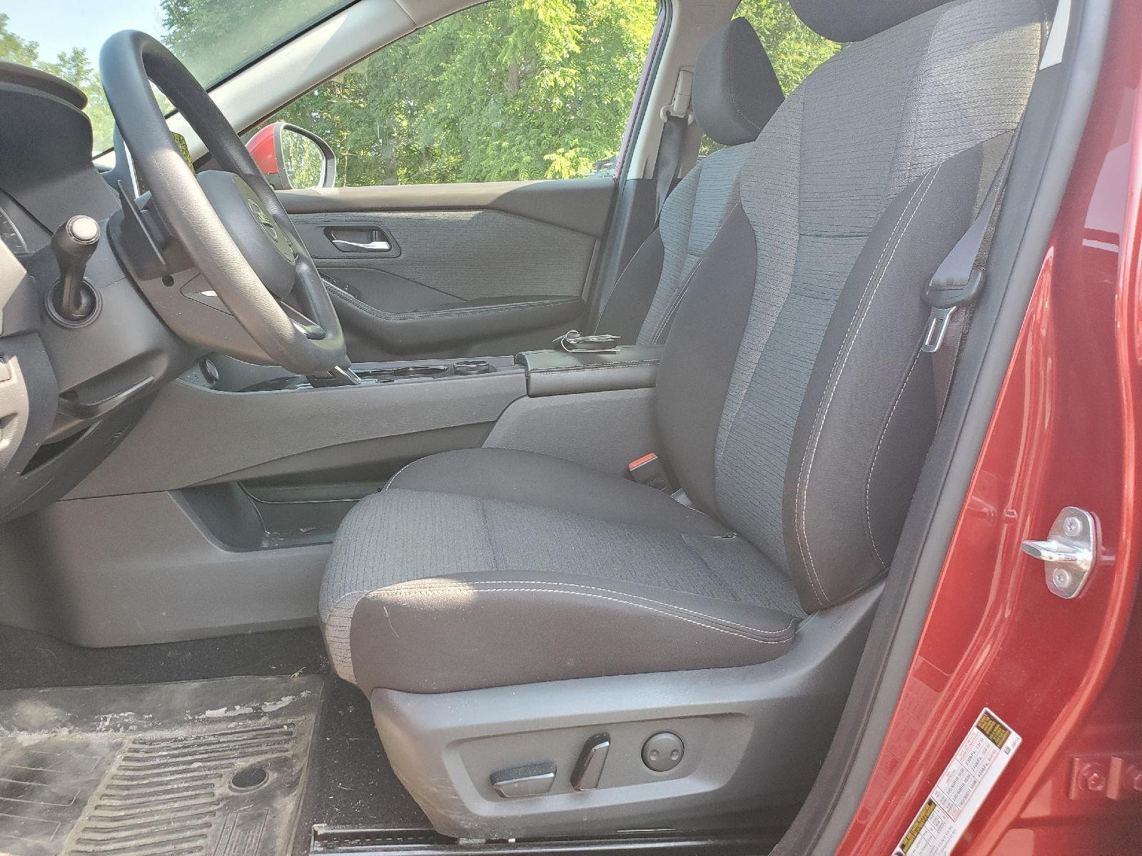 Used 2021 Scarlet Ember Tintcoat Nissan SV image 7